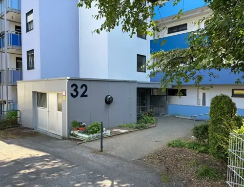 Defibrillator in der Vom-Stein-Straße – für Ihre Sicherheit